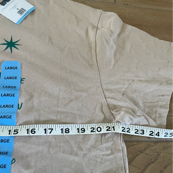 NWT David Bowie Graphic cotton short sleeve Tee in Tan and Pink- women’s large - Picture 6 of 7